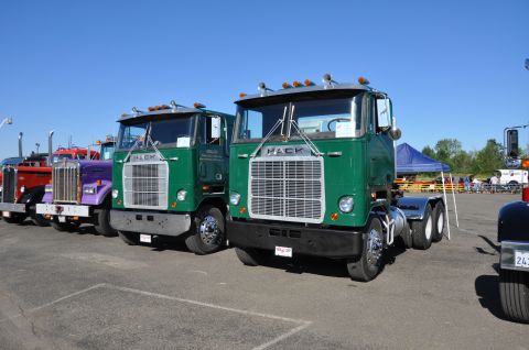 1959 Kenworth W900A “CC925”