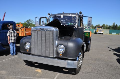 1959 Kenworth W900A “CC925”