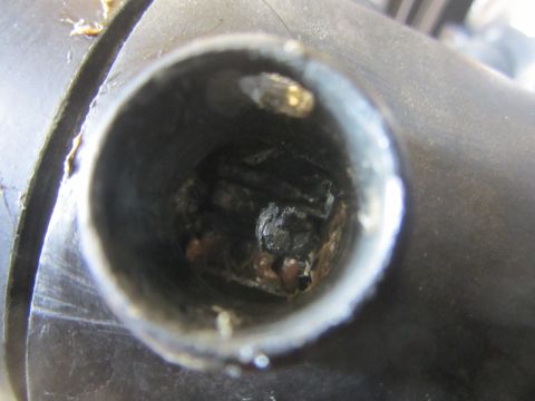 1964 Ford Ranchero - The internal components of the shifter appear damaged and unusable.