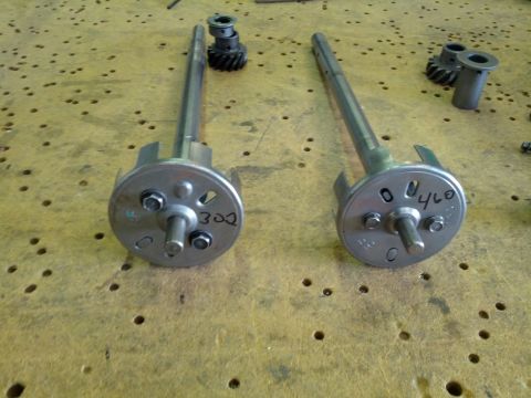 1978 Ford Bronco - shafts removed, appear to have the same top