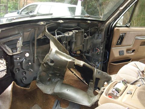 1988 Ford Bronco - over all it's coming along
