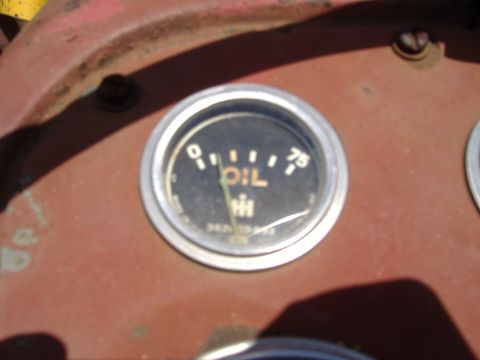 1988 Ford Bronco - Close-up of an International Harvester oil pressure gauge.