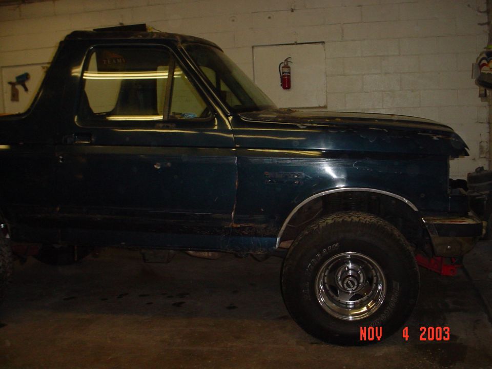 No visor, No KC lights, No Nerf bars, No pinstriping, No bugshield, no headlights or grill