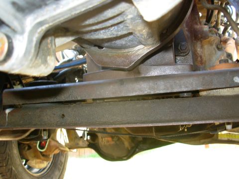 1983 Ford Bronco - Now the trans is sitting flat on the mount bar, so the L side of the clocked t-case will be a little lower (farther from the floor). The po…