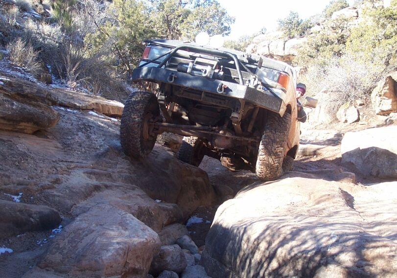 Straddling a crack on Lower Helldo