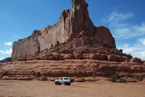 1990 Ford Bronco - Monitor and Merrimac Buttes, Seven Mile Rim Moab 4/4/03