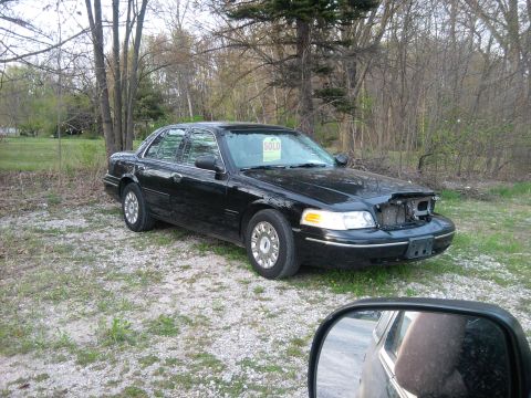 2004 Ford Crown Victoria photo