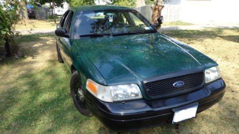 2003 Ford Crown Victoria photo