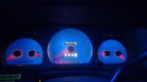 2003 Ford Crown Victoria photo