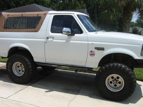 1992 Ford Bronco - new super swamper M16's 37x13.50 15LT