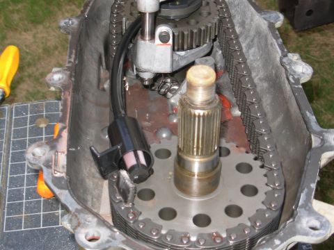 1983 Ford Bronco - No chunks on the magnet or in the case, so that's good. The spring for the 2-4 shift fork (background) isn't damaged.
