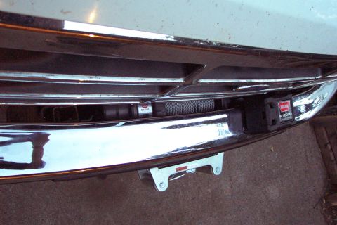 1996 Ford Bronco - Warn [url=http://www.warn.com/truck/winches/src/M1200.shtml]M12000 Behind Stock Bumper - Above