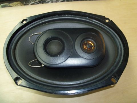 1979 Ford Ranchero - Dash center channel, Denon DCS 692. Powered by one channel from US Acoustics USX4085, attenuated by L-pad mounted where cigarette lighter p…