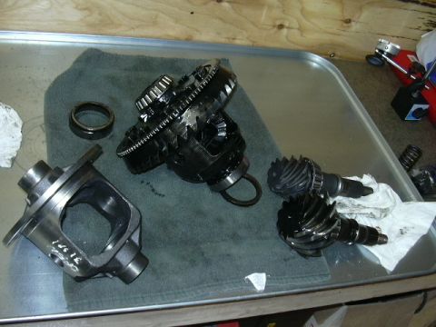 1991 Ford Bronco - New open carrier and new pinion gear