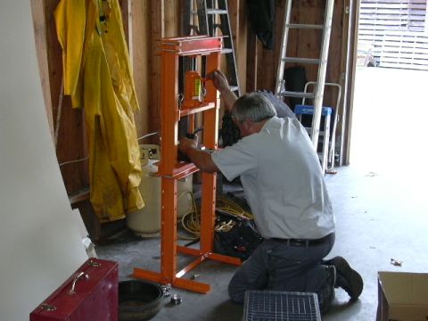 1991 Ford Bronco - Don workin the press