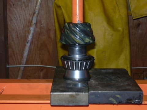 1991 Ford Bronco - Made an adjustment to the shim pack