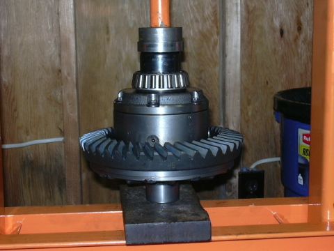 1991 Ford Bronco - Pressing a carrier bearing on