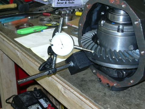 1991 Ford Bronco - Checking backlash for first gear pattern check