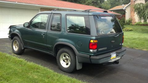 1996 Ford Explorer photo