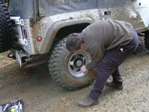 1991 Ford Bronco - Jeff had to dig a rock out of his rear disc brakes