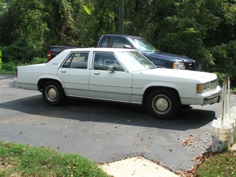 Ford LTD Crown Victoria