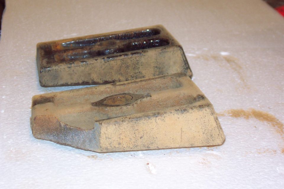 Broken Axle Angle Wedge & Replacement Taken From a '93 (drivers side)
~ 3" x 5" x 11/16" to 1-5/16" Taper
~7.9 Degrees