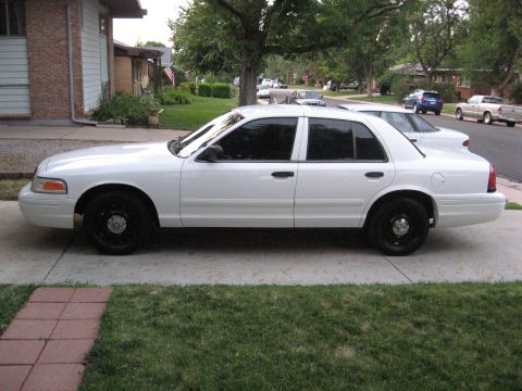 2005 Ford Crown Victoria photo