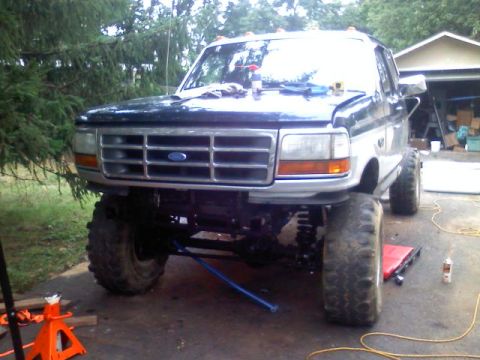 1993 Ford F-150 - Finally on some mud tires
