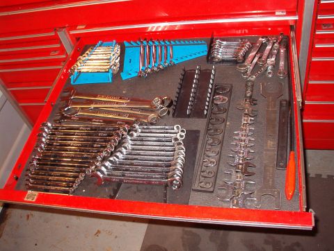 2004 Land Rover Land Rover - Metric wrenches, Fan clutch, Belt, Square drive