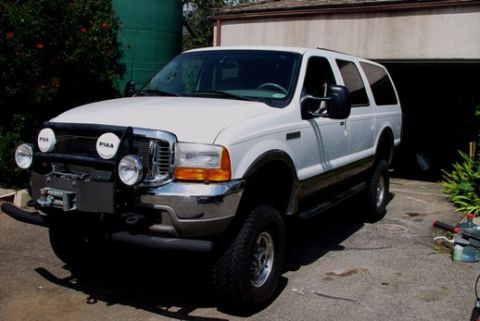 2000 Ford Excursion - side