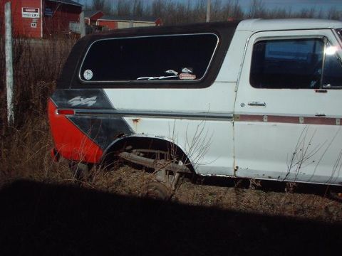 1993 Ford Bronco - This Ford Bronco appears to be from the late 1970s, not a 1993 model.