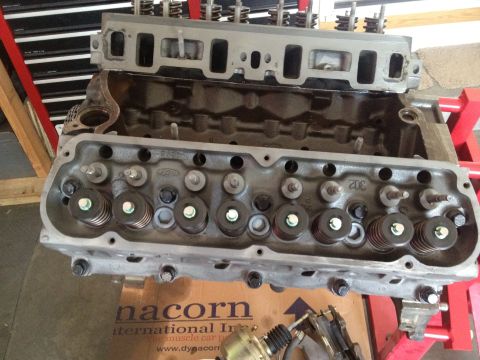1965 Ford Mustang - Mustang 302 heads on, ARP studs