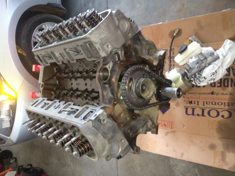 1965 Ford Mustang - Mustang 302 heads on, ARP studs