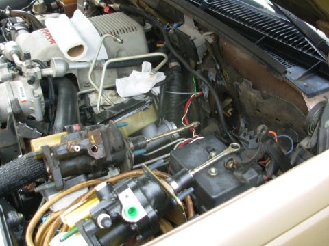 1997 Chevrolet Silverado 3500 - The old booster comes up & out.