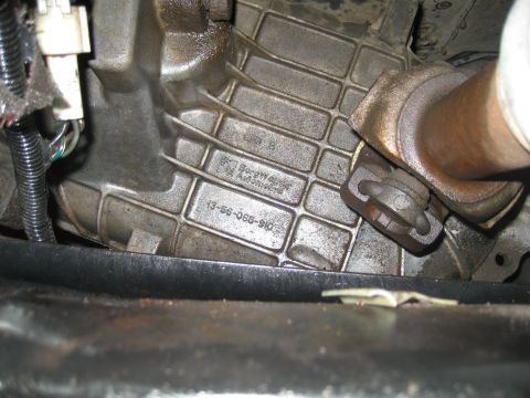 1989 Ford Bronco - Checked the transfer case also, no leaks there.