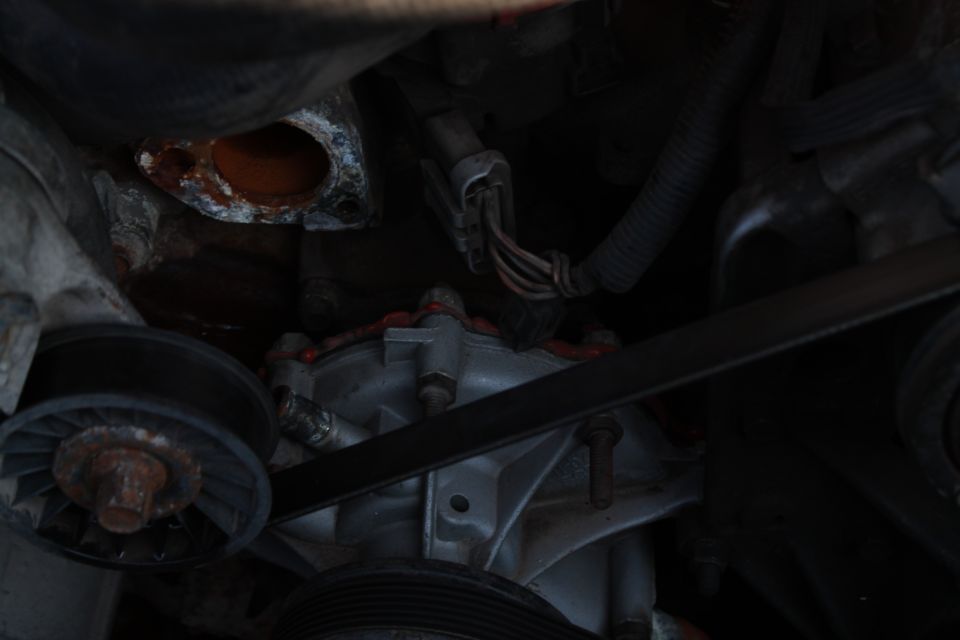 Engine belt and pulleys