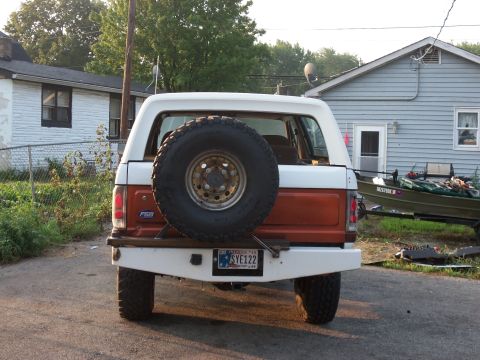 1989 Ford Bronco - 1989 Ford Bronco rear view, showing the spare tire and custom bumper.