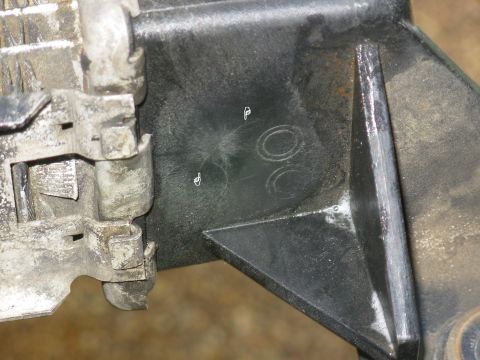 1983 Ford Bronco - With the area dry, it disappears again. This suggests that it CAN be repaired, since it's so close to the large inlet nipple, and on a flat…
