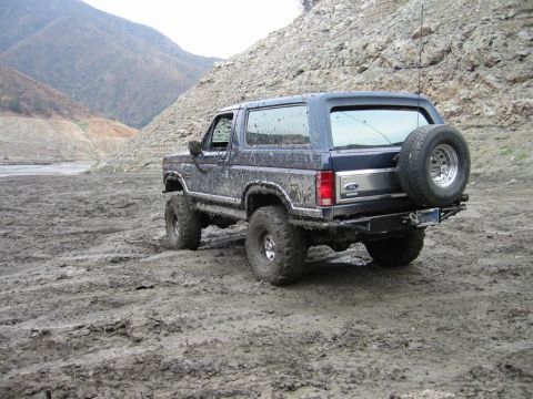 1985 Ford Bronco - another poser