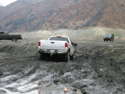 1985 Ford Bronco - this guy has been ramming at the hillside for the last 20 minutes trying to get out. couple minutes later i was stuck next to him. it was t…