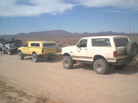 1990 Ford Bronco - lunch stop just before the "baja" across the dry lake. OJB ran like the wind...75MPH+ and it felt great!