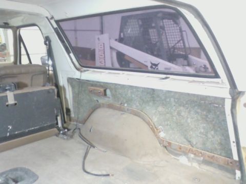 1986 Ford Bronco - I pulled off the siding and used it as a pattern.