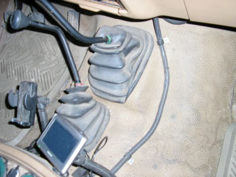 1986 Ford Bronco - I was running out of room in the dash, so I put the add-ins (xm radio, ipod adapter, etc) in the center console and used the loom to hide t…