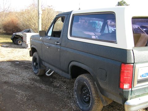 1986 Ford Bronco - I spent a day removing all the trim and masking around the body in preparation. A green pad and some xylol made for the surface prep, then…