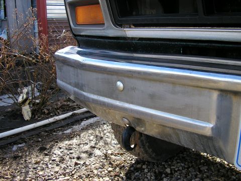 1986 Ford Bronco - After making it through that first winter, I figured I'd better have some tow points. First, I put on a couple of tow hooks on the front.