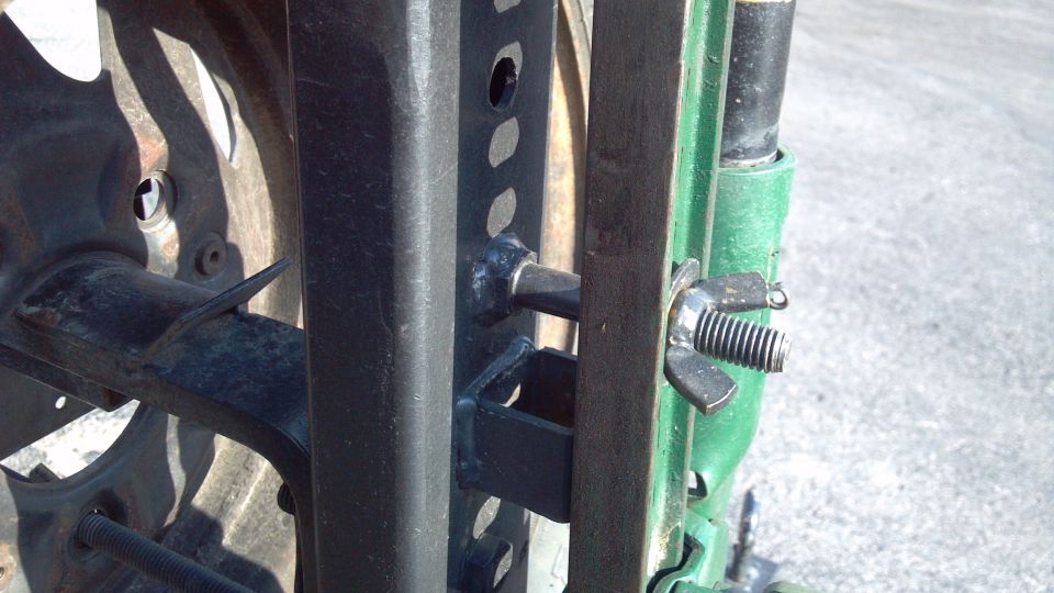 Upper mounting point for the hi-lift.