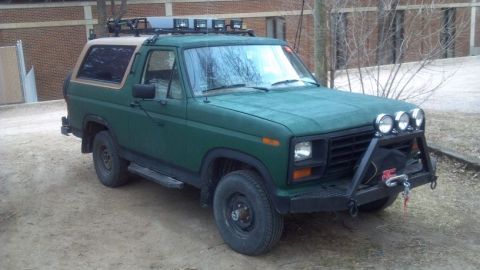 1986 Ford Bronco - Sitting with the stock rubber, wheels, and suspension.