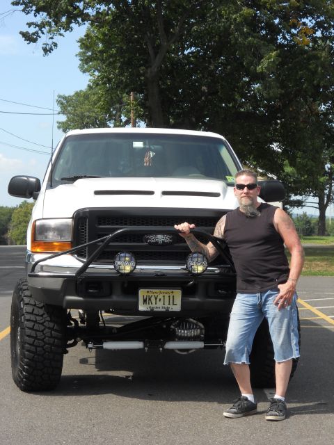 2001 Ford Excursion photo