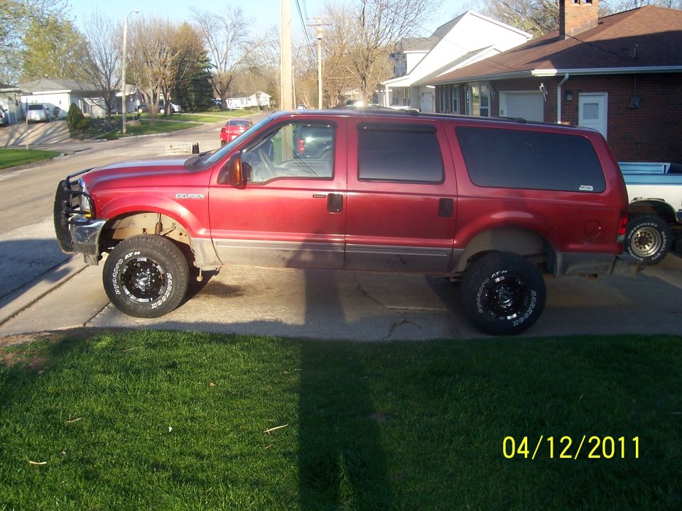 2004 Ford Excursion “Big Red”