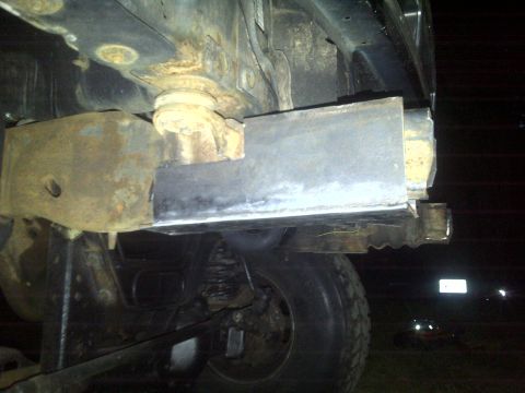1995 Ford Bronco - Pass. side box finished. Notice the body mount cut ~ 1" and the notch cut out of my box